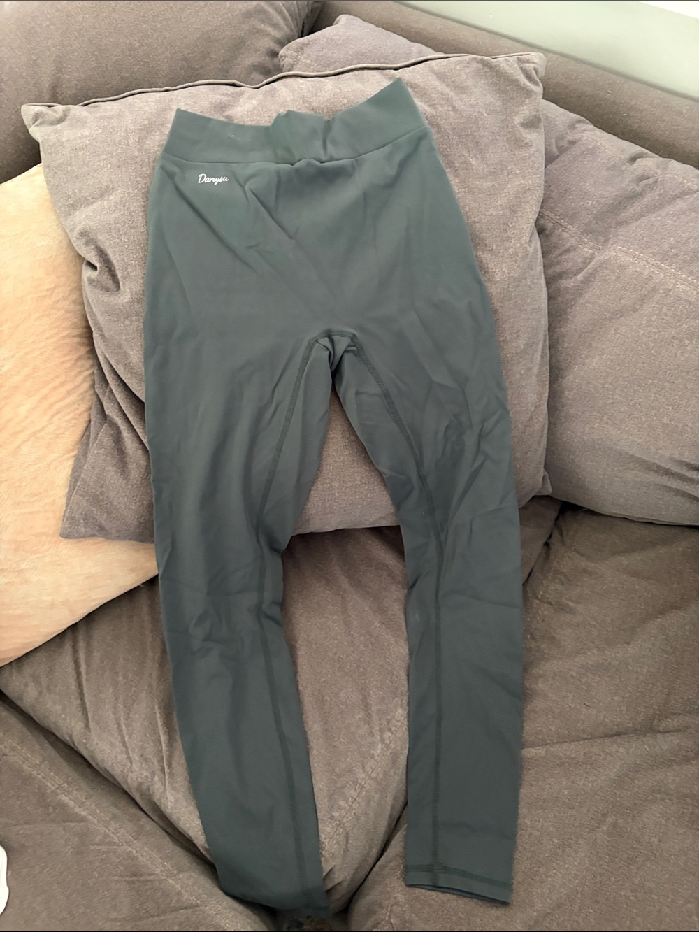 Doyoueven High-Waist Leggings in Dark Green